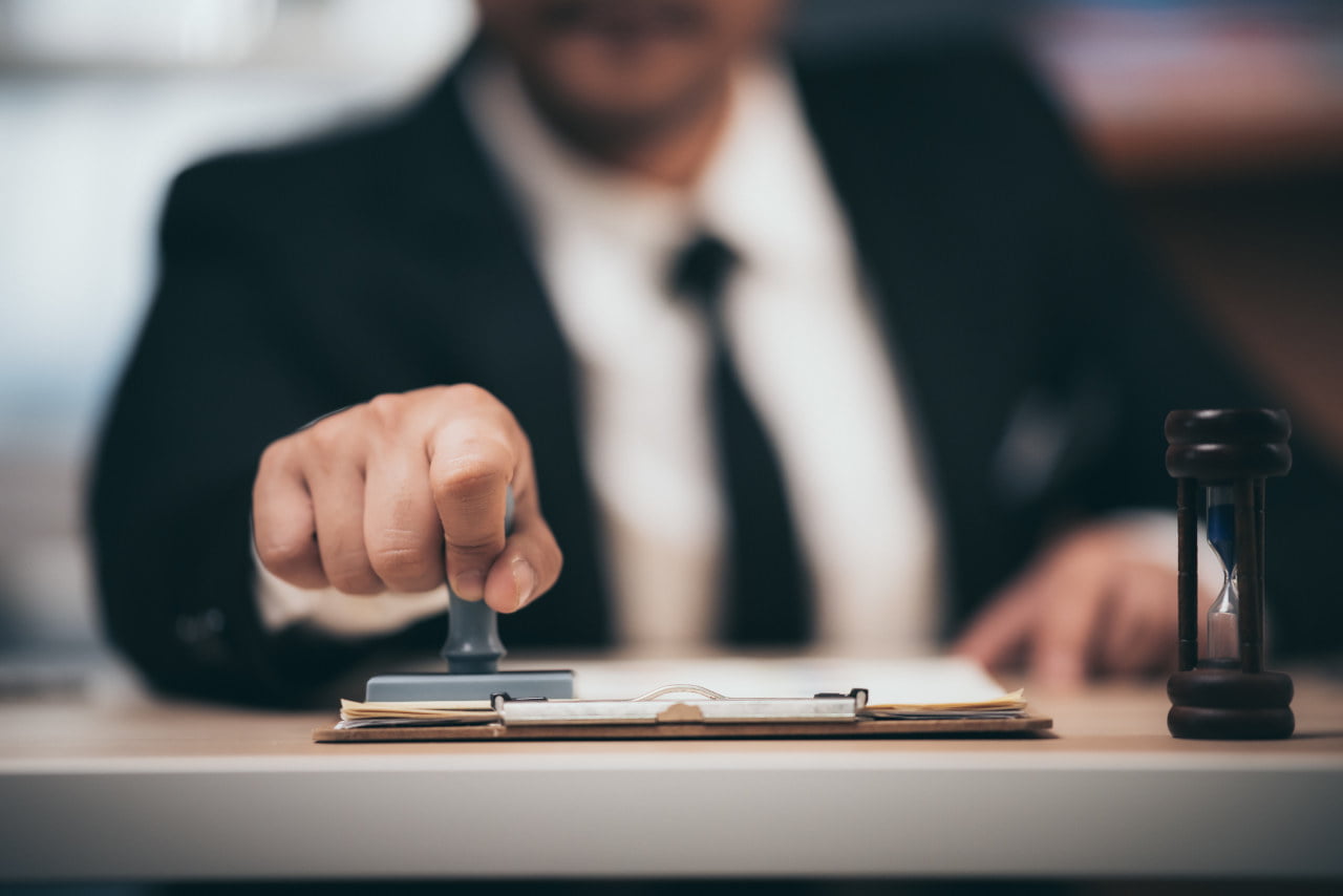 Czy komornik może zająć wynagrodzenie dziecka za długi rodziców?