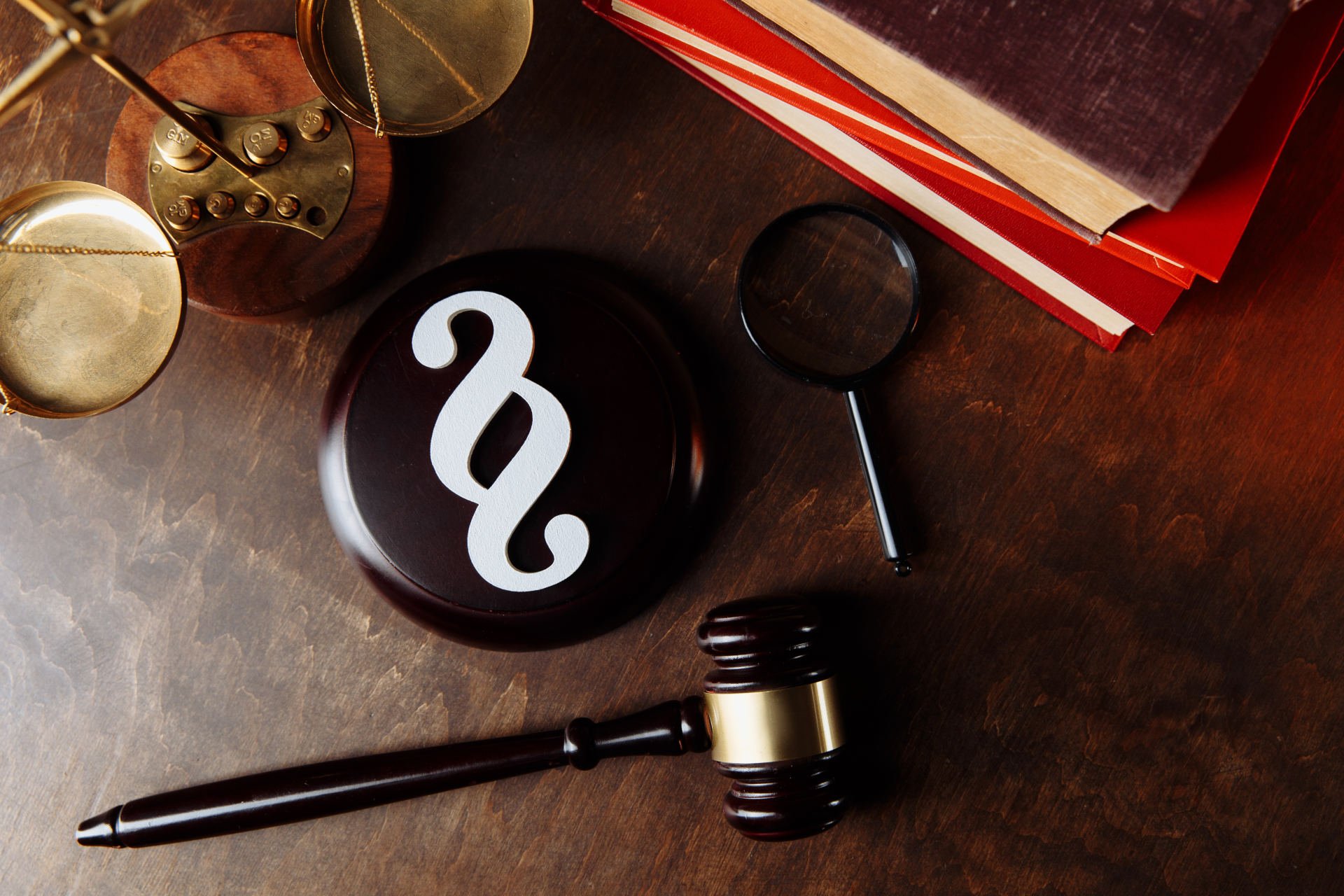 Windykator a komornik. Jakie są różnice?