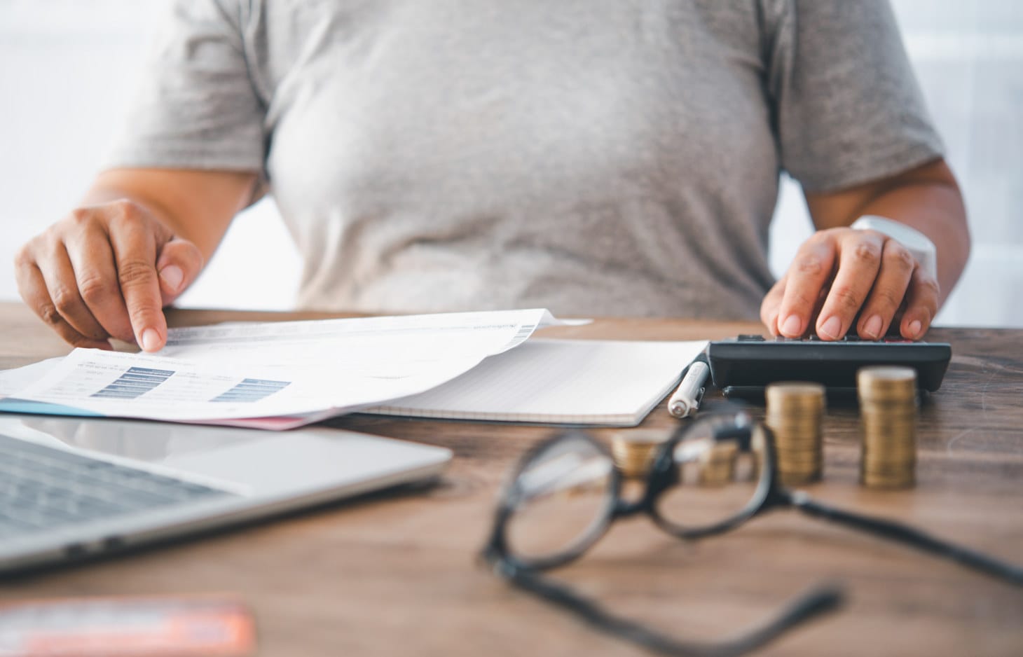 Czy firma windykacyjna może naliczać odsetki? Zobacz jak to działa w praktyce.